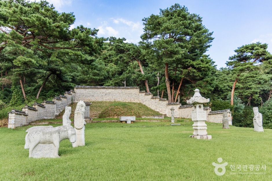 파주 윤관장군묘