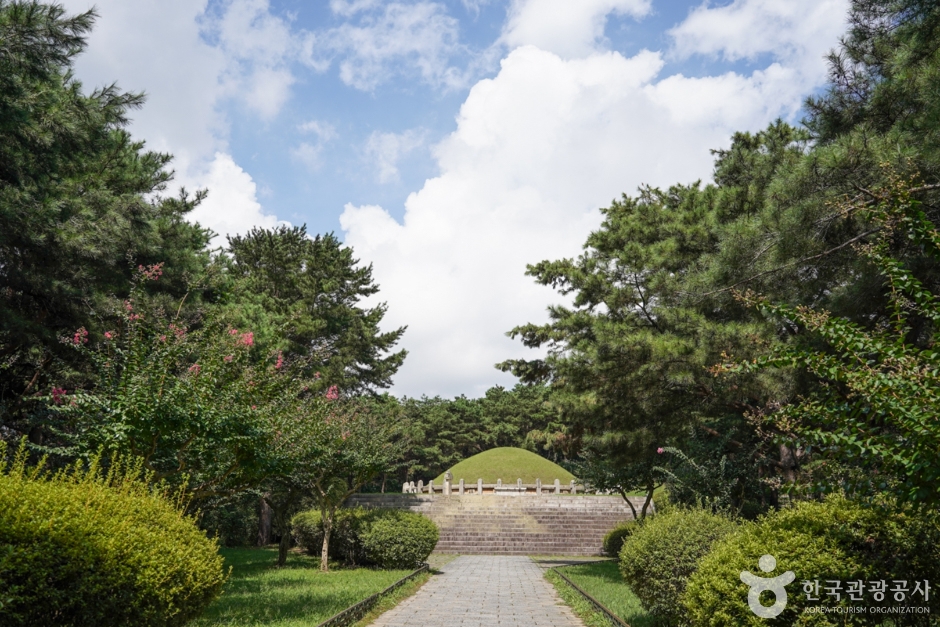 경주 김유신묘