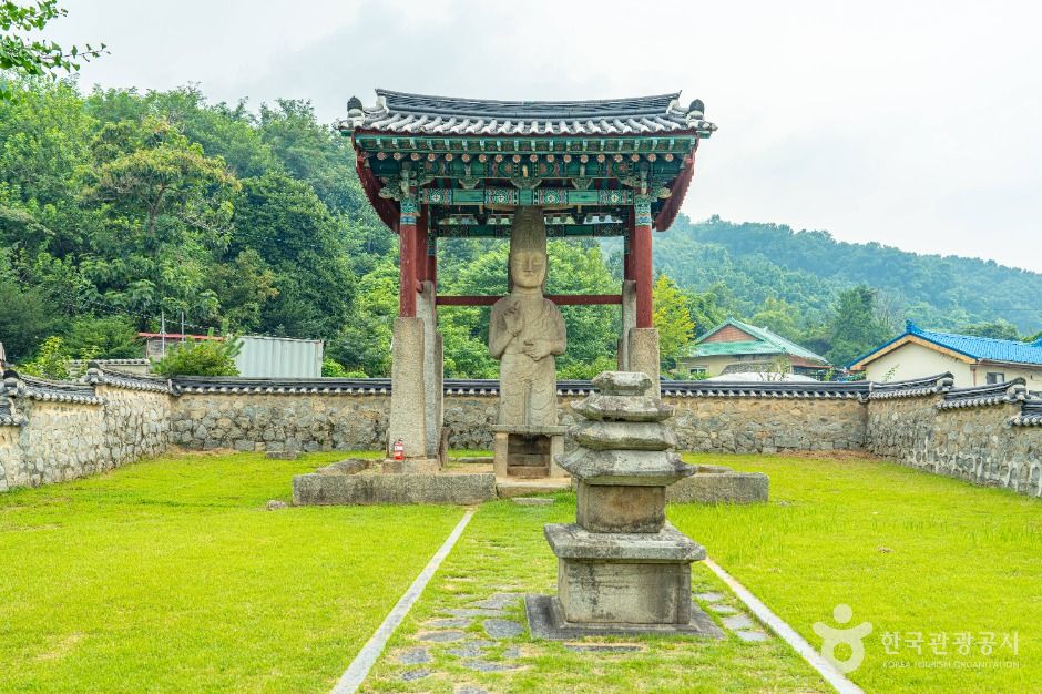 매산리석불입상