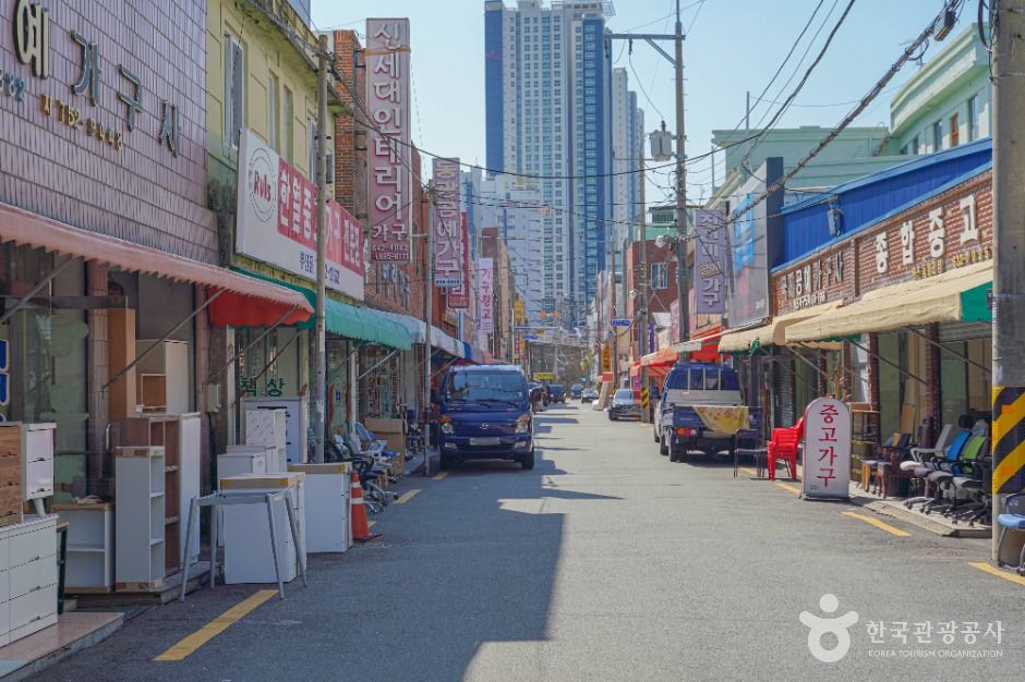 부산 쇼핑 명소 좌천동 가구거리