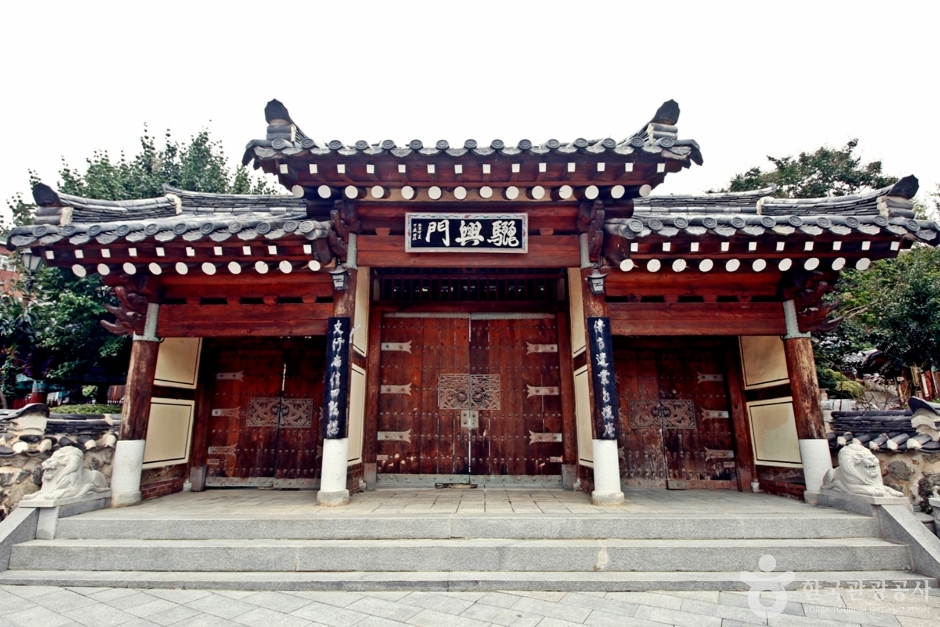사교루