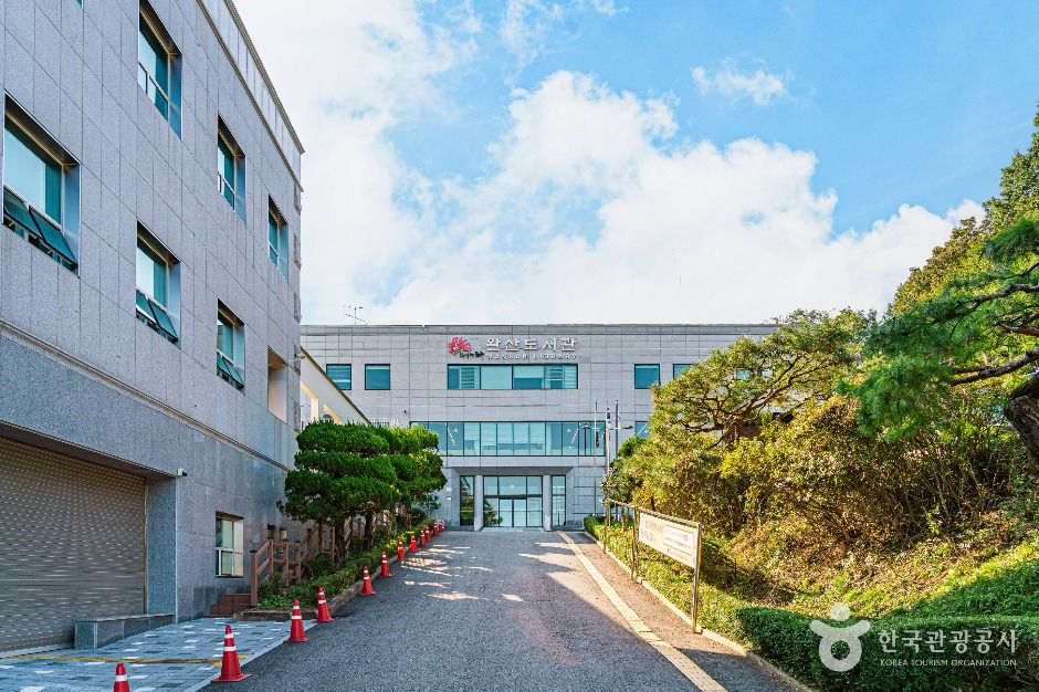전북 문화시설 전주완산도서관