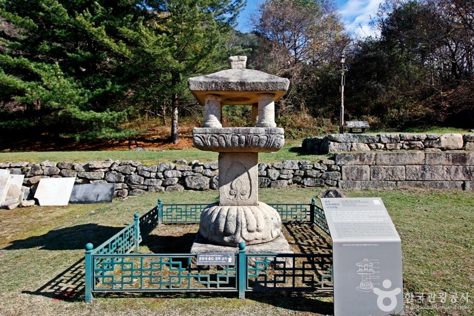 충주 미륵대원지 사각석등