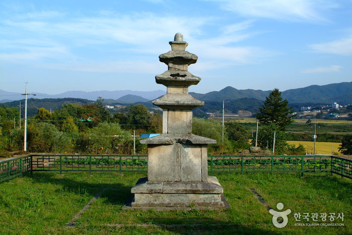 스산한 가을에 즐기는 폐사지여행