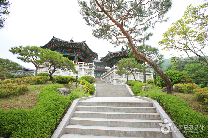 충북 여행코스 천 년의 역사를 간직한 다리를 건너다