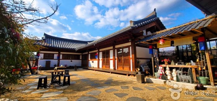 전북 숙소 서로