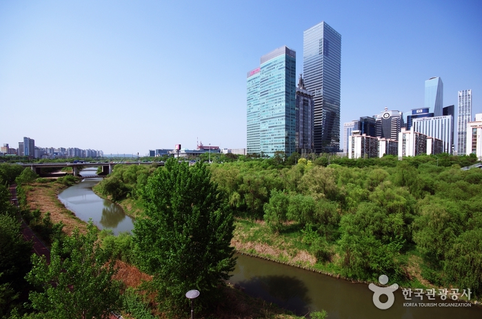 여의도 샛강을 따라 걷는 길