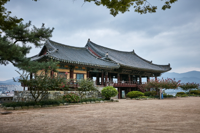 경남 여행코스 찬란하고 아련하게, 밀양 봄마중