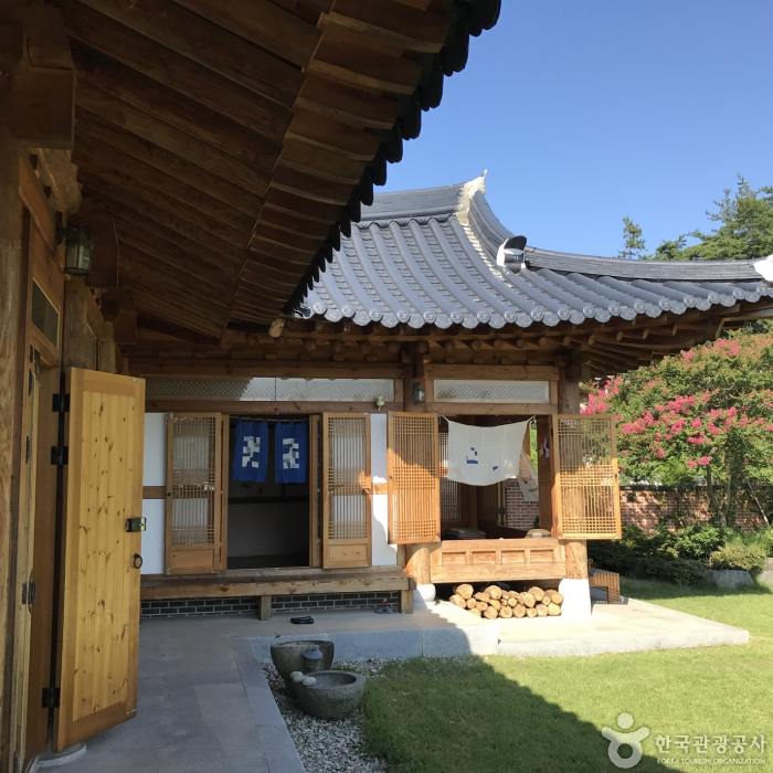달빛한옥 수류화개