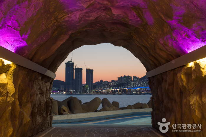 부산 여행코스 울산의 초록빛과 부산의 푸른빛에 둘려쌓여 자유를 만끽하다!