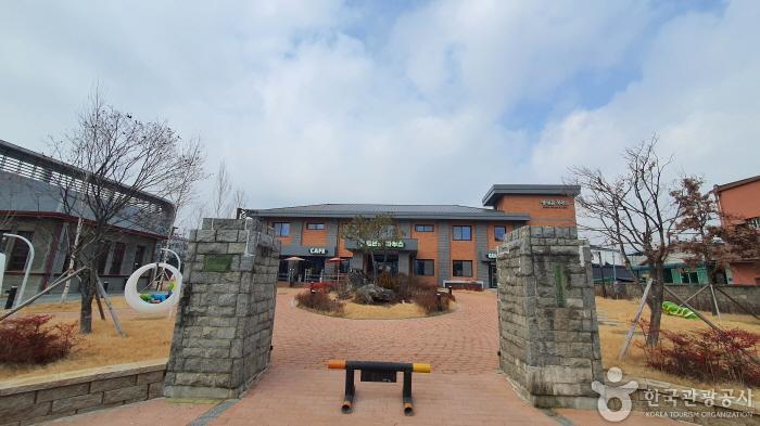 충북 숙소 엽연초하우스