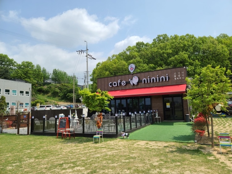 카페 니니니