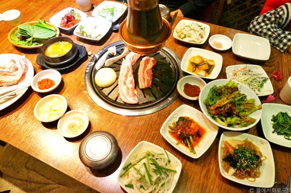 뜰에서화로구이 인덕원점