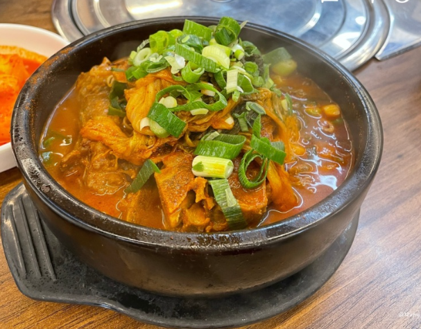 청년감자탕 송파 본점