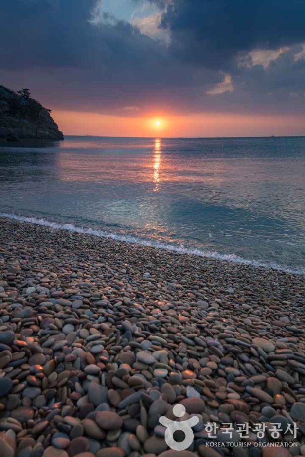 인천 가볼만한 곳 백령도 콩돌해변