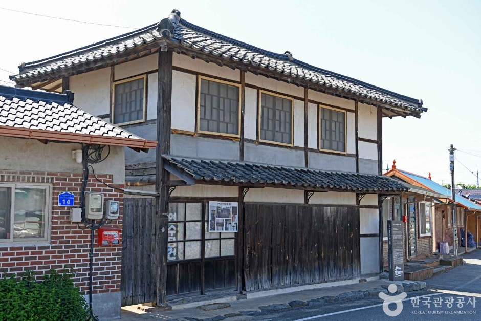 충남 가볼만한 곳 강경 구 연수당 건재 약방