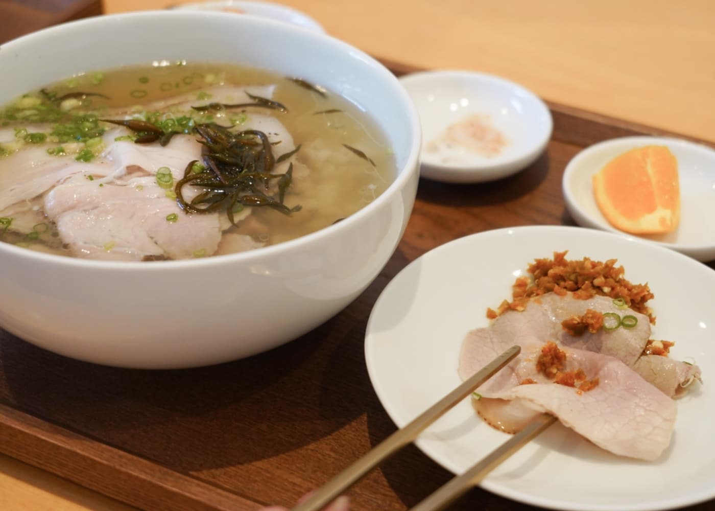 돼지곰탕 하우 성수본점 